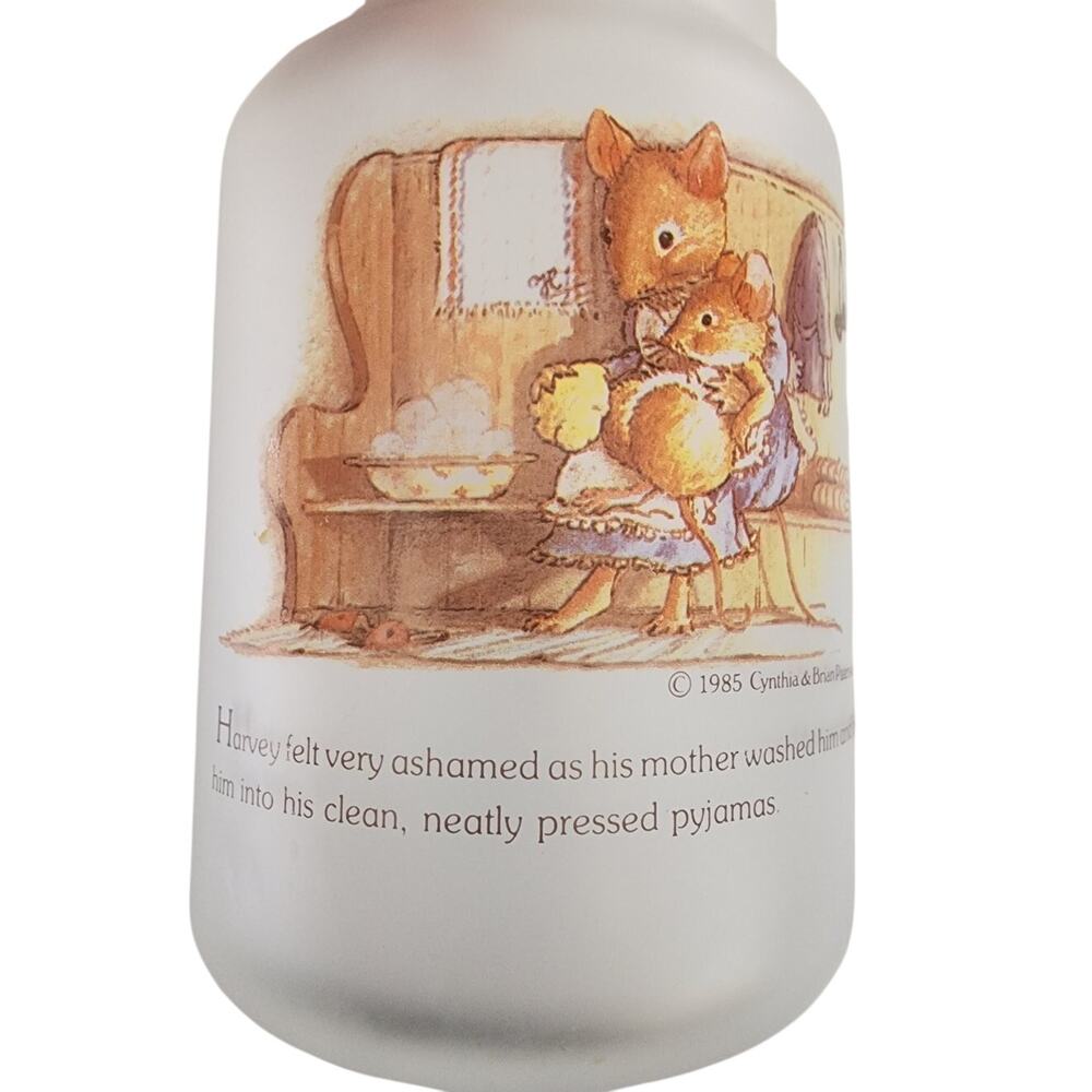 1985 Foxwood tails Harvey Rue and Willy In Frosted Glass Jar